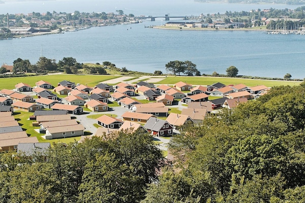 Foto van 6 persoons vakantie huis op een vakantie park in Gråsten - Outdoor