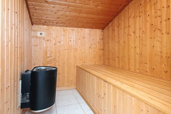 Foto van Afgelegen toevluchtsoord bij Lyngbo Heide - Vakantiehuis in Henne - Sauna