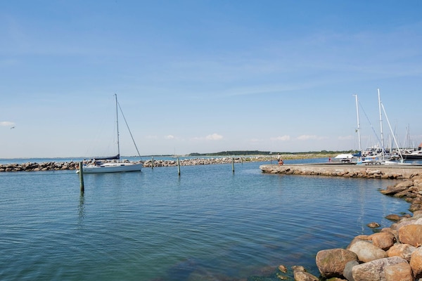 Foto van 6 persoons vakantie huis op een vakantie park in Borre - WaterView
