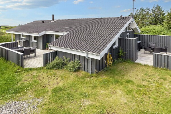 Foto van Luxe strandhuis met spa - Vakantiehuis in Hjørring - View