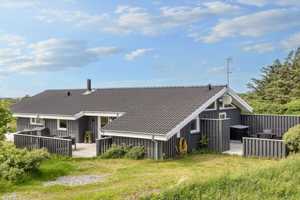 Foto van Luxe strandhuis met spa - Vakantiehuis in Hjørring - View