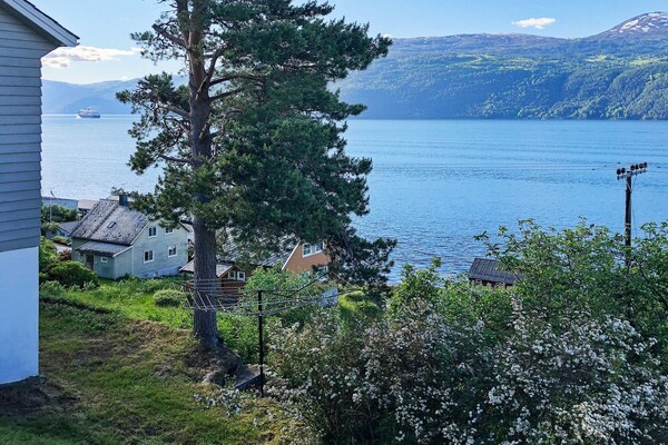 Foto van 6 persoons vakantie huis in Utvik - Vakantiehuis in Utvik - WaterView