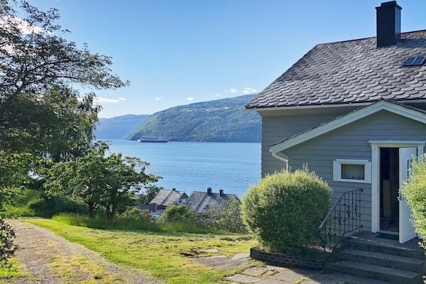Foto van 6 persoons vakantie huis in Utvik - Vakantiehuis in Utvik - Outdoor