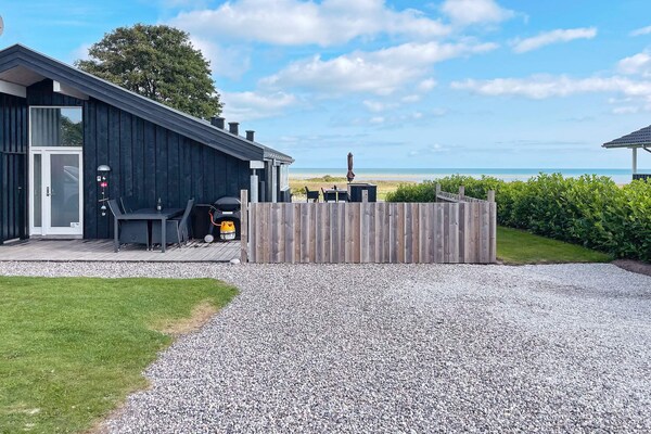 Foto van Modern Strandhuis -- By Traum Ferienwohnungen - Vakantiehuis in Hadsund - Outdoor