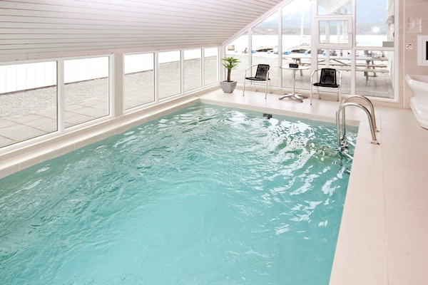 Foto van 12 persoons vakantie huis in Jelsa - Vakantiehuis in Jelsa - Pool