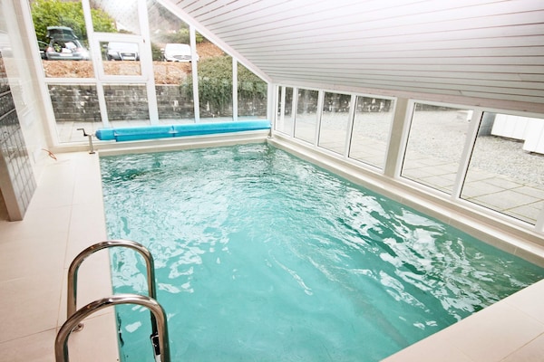 Foto van 12 persoons vakantie huis in Jelsa - Vakantiehuis in Jelsa - Pool