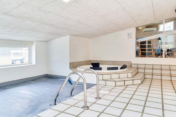 Foto van 12 persoons vakantie huis in Nexø - Vakantiehuis in Nexø - Pool