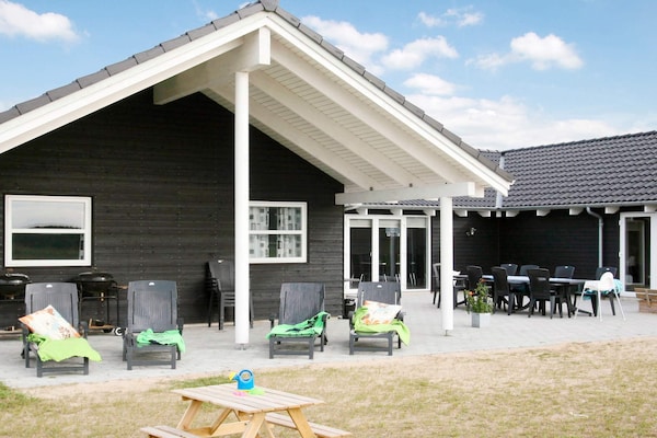 Foto van Luxe zwembad retraite -- By Traum Ferienwohnungen - Vakantiehuis in Løkken - Outdoor