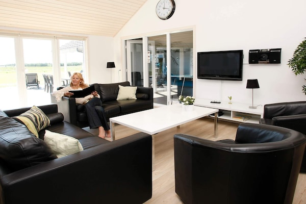 Foto van Luxe zwembad retraite -- By Traum Ferienwohnungen - Vakantiehuis in Løkken - Indoor