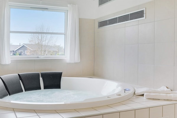 Foto van Luxe villa met zwembad Marielyst - Vakantiehuis in Idestrup - Spa