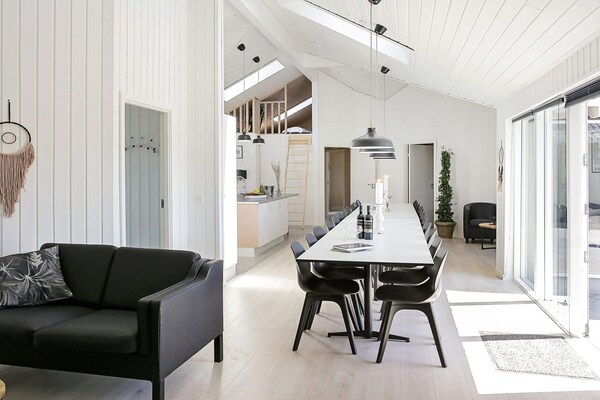 Foto van Luxe vakantieverblijf met zwembad - Vakantiehuis in Idestrup - Indoor