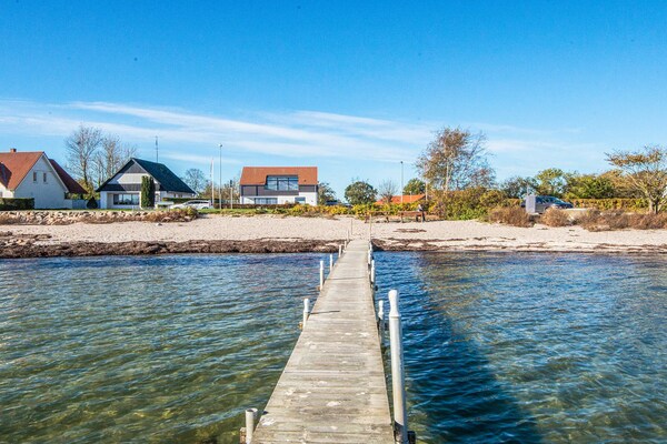 Foto van 6 persoons vakantie huis op een vakantie park in Hejls - View