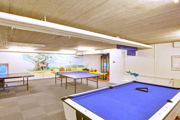 Foto van 6 persoons vakantie huis op een vakantie park in Hejls - Pool