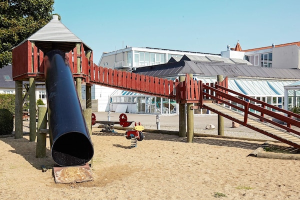 Foto van 6 persoons vakantie huis op een vakantie park in Hejls - Pool