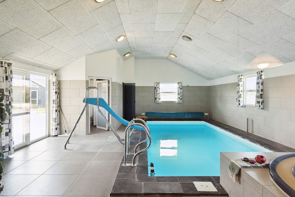 Foto van Luxe vakantieverblijf nabij Lyngby - Vakantiehuis in Løkken - Pool