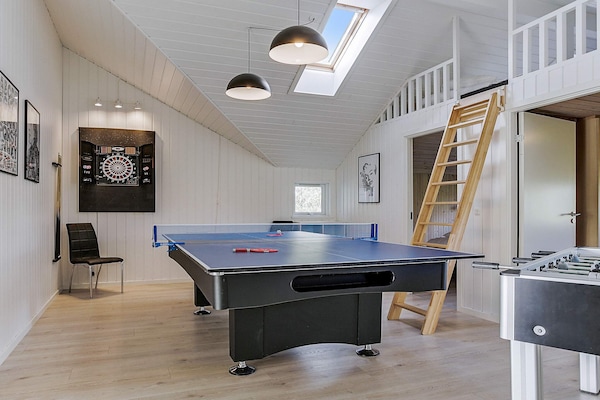Foto van Luxe zwembad retraite -- By Traum Ferienwohnungen - Vakantiehuis in Idestrup - Indoor