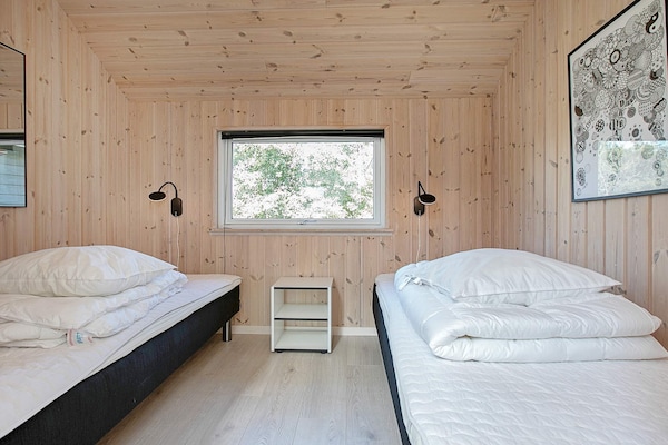 Foto van Luxe zwembad retraite -- By Traum Ferienwohnungen - Vakantiehuis in Idestrup - Indoor
