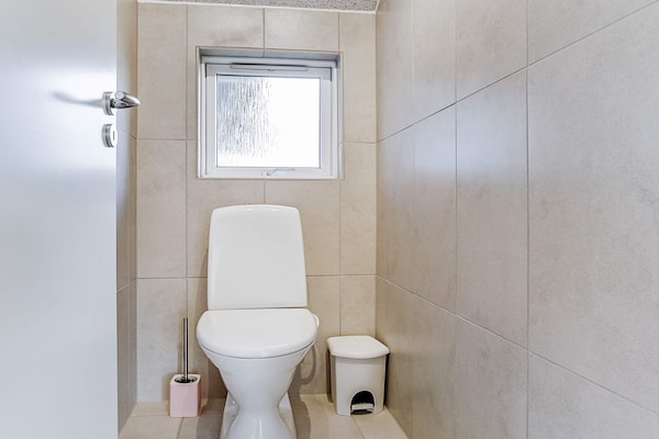 Foto van Luxe zwembad retraite -- By Traum Ferienwohnungen - Vakantiehuis in Idestrup - Indoor