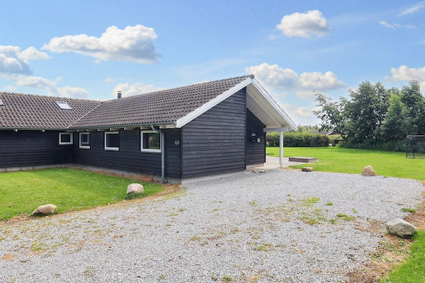 Foto van Luxe zwembad retraite -- By Traum Ferienwohnungen - Vakantiehuis in Idestrup - View