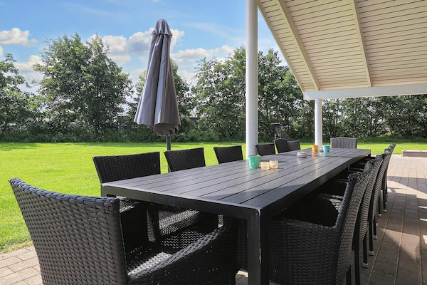 Foto van Luxe zwembad retraite -- By Traum Ferienwohnungen - Vakantiehuis in Idestrup - View
