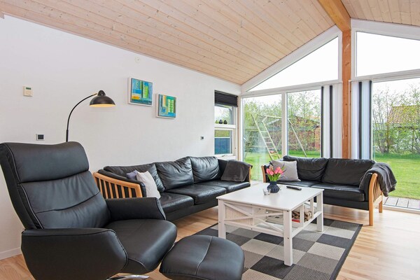 Foto van Luxe retraite met spa -- By Traum Ferienwohnungen - Vakantiehuis in Hemmet - Indoor