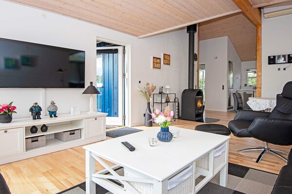 Foto van Luxe retraite met spa -- By Traum Ferienwohnungen - Vakantiehuis in Hemmet - Indoor