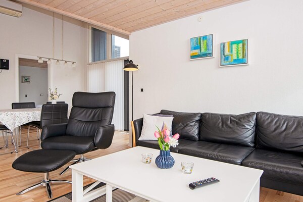 Foto van Luxe retraite met spa -- By Traum Ferienwohnungen - Vakantiehuis in Hemmet - Indoor