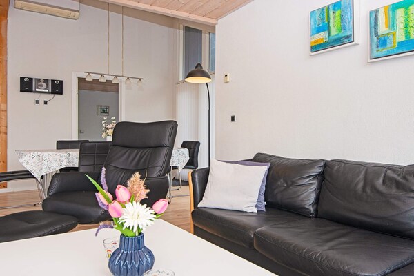 Foto van Luxe retraite met spa -- By Traum Ferienwohnungen - Vakantiehuis in Hemmet - Indoor