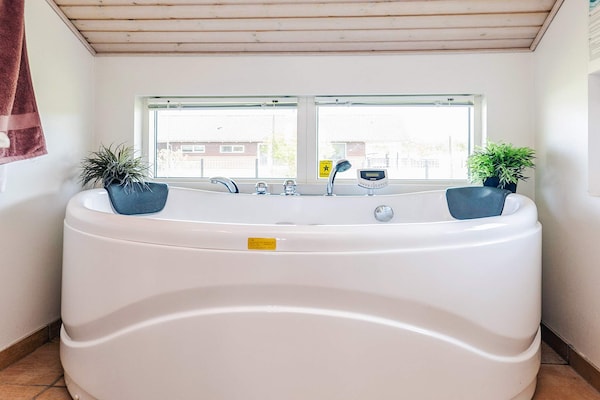 Foto van 7 persoons vakantie huis in Rødby-By Traum - Vakantiehuis in Rødby - Spa