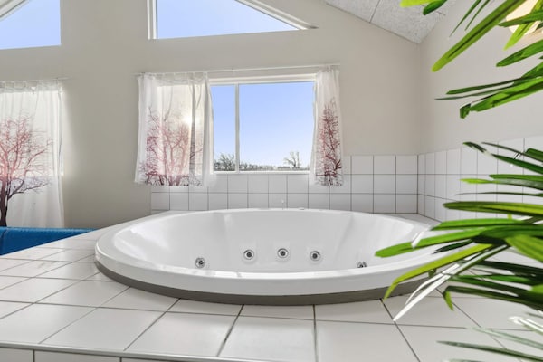 Foto van Luxe strandhuis -- By Traum Ferienwohnungen - Vakantiehuis in Bagenkop - Spa