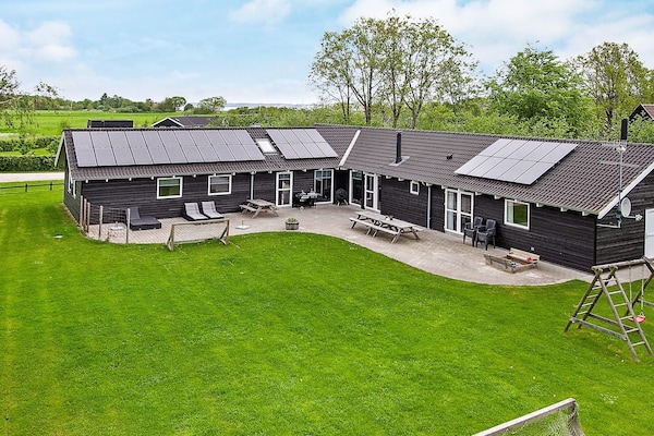 Foto van Luxe vakantieverblijf met zwembad - Vakantiehuis in Ebeltoft - Outdoor
