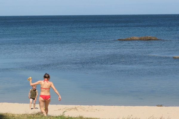 Foto van Idyllisch huisje in Allinge - Vakantiehuis in Allinge - Pool