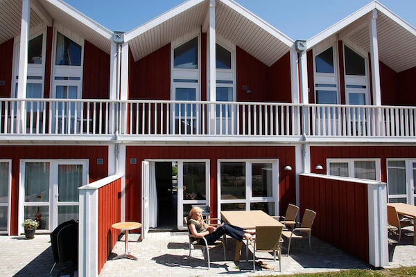Foto van 6 persoons vakantie huis op een vakantie park in Løkken - Outdoor