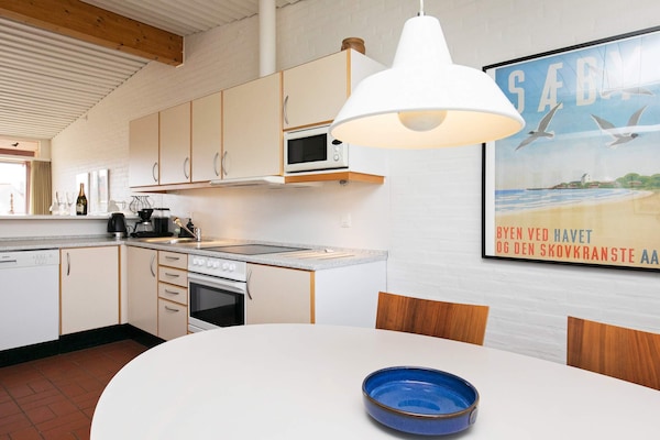 Foto van 6 persoons vakantie huis op een vakantie park in Sæby - Indoor