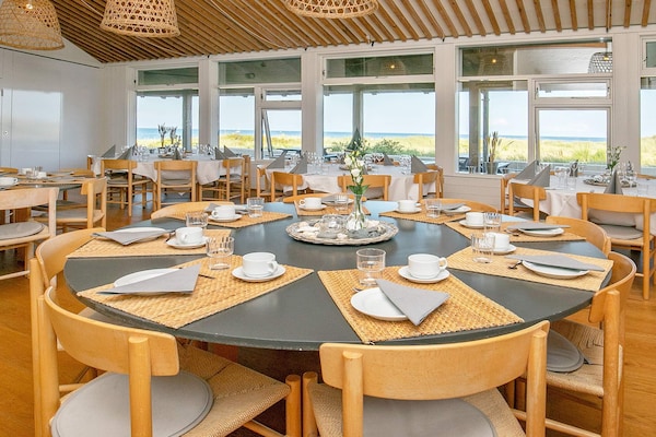 Foto van 6 persoons vakantie huis op een vakantie park in Sæby - Indoor