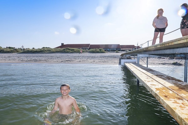 Foto van 6 persoons vakantie huis op een vakantie park in Sæby - View