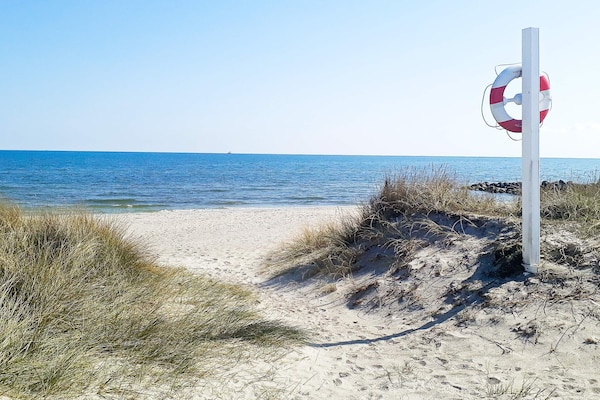Foto van 6 persoons vakantie huis op een vakantie park in Sæby - View