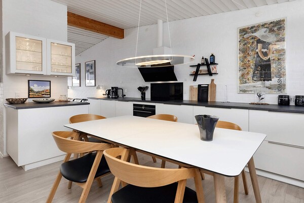 Foto van 6 persoons vakantie huis op een vakantie park in Sæby - Indoor