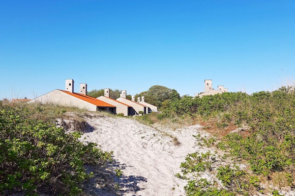 Foto van 6 persoons vakantie huis op een vakantie park in Sæby - Outdoor