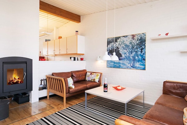 Foto van 6 persoons vakantie huis op een vakantie park in Sæby - Indoor