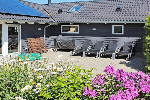 Foto van Luxe wellnessresort met spa - Vakantiehuis in Idestrup - Outdoor
