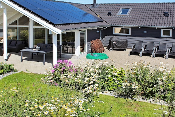 Foto van Luxe wellnessresort met spa - Vakantiehuis in Idestrup - Outdoor