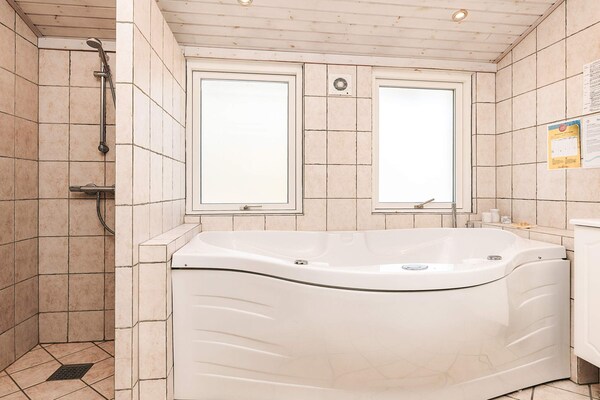 Foto van 6 persoons vakantie huis in Ålbæk - Vakantiehuis in Ålbæk - Spa