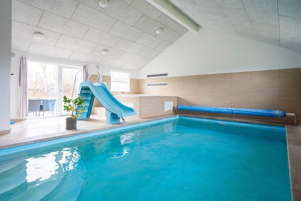 Foto van Luxe retraite met zwembad -- By Traum Ferienwohnungen - Pool