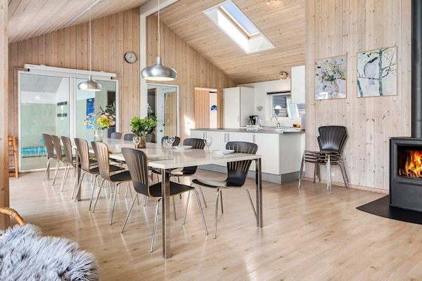 Foto van Luxe vakantieverblijf met zwembad - Vakantiehuis in Tisvildeleje - Indoor