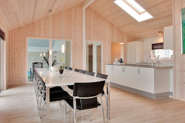 Foto van Luxe vakantieverblijf met zwembad - Vakantiehuis in Tisvildeleje - Indoor