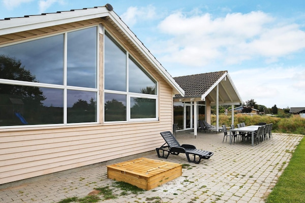 Foto van Luxe vakantieverblijf met zwembad - Vakantiehuis in Tisvildeleje - View