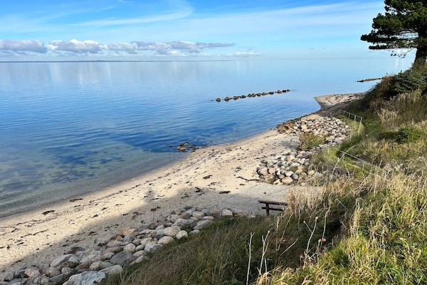 Foto van Luxe retraite met spa -- By Traum Ferienwohnungen - Vakantiehuis in Millinge - WaterView