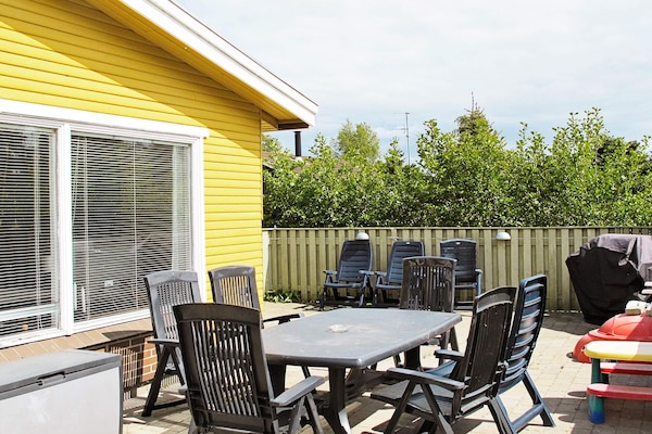 Foto van Gezellig huisje met open haard - Vakantiehuis in Væggerløse - Outdoor