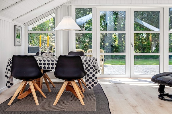 Foto van Modern Strandhuis -- By Traum Ferienwohnungen - Vakantiehuis in Væggerløse - Indoor